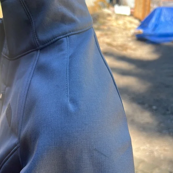 North Face wind proof, breathable and highly water resistant woman’s jacket sz S - Picture 13 of 15